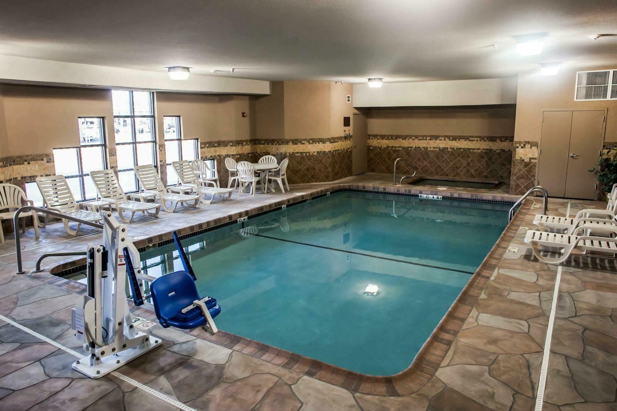 Garner West By Ihg Topeka