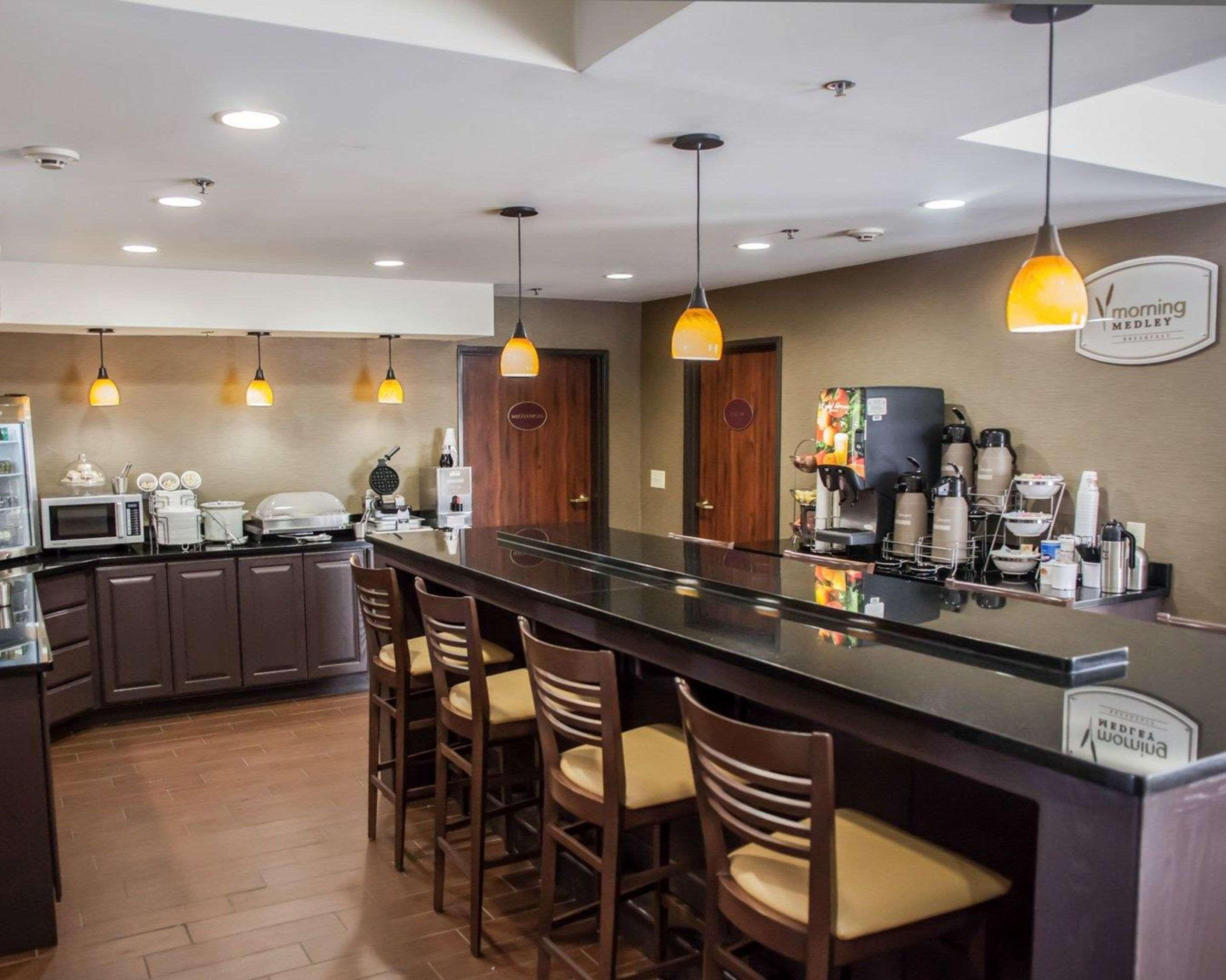 Garner West By Ihg Hotel Topeka