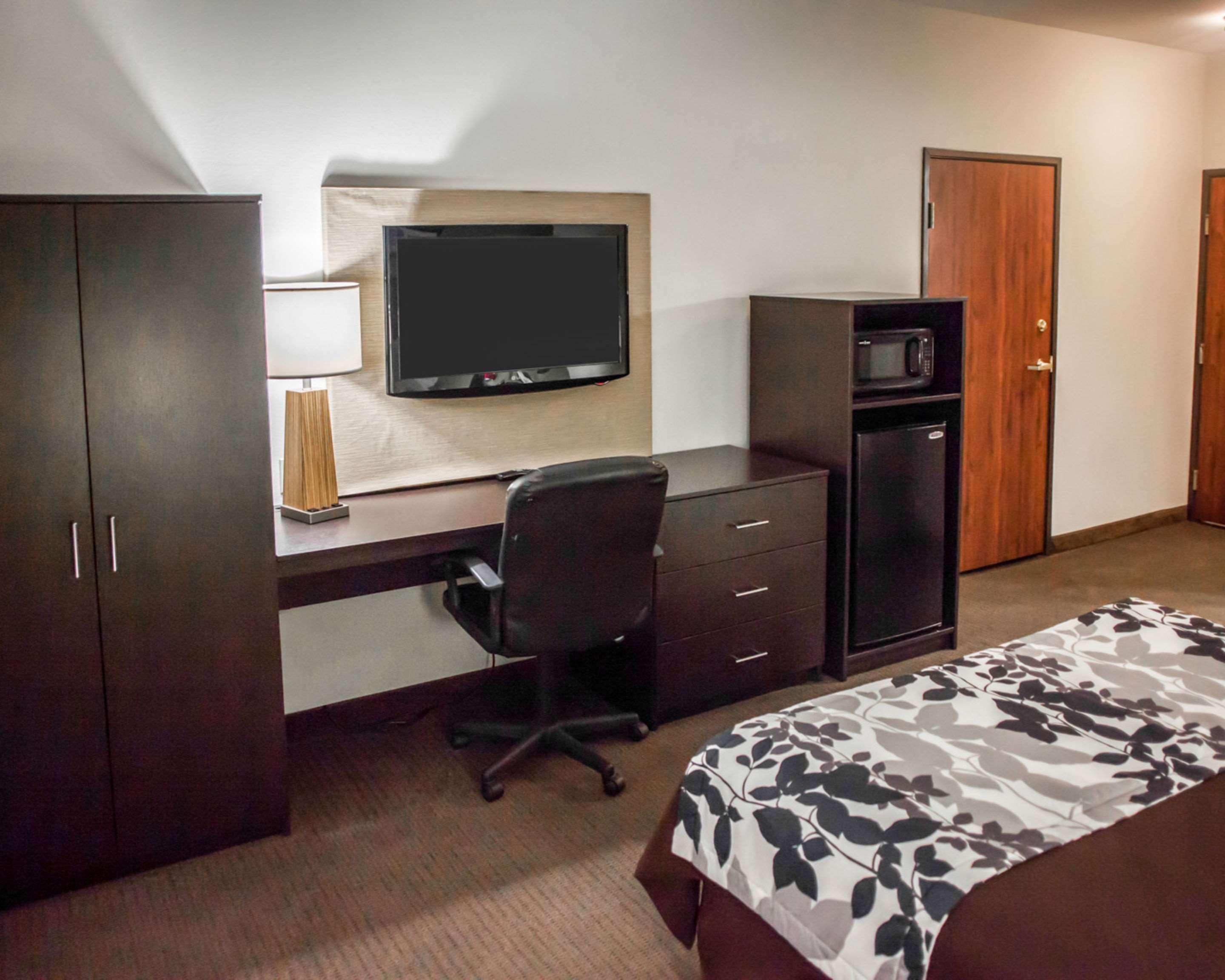Garner West By Ihg Hotel 2*