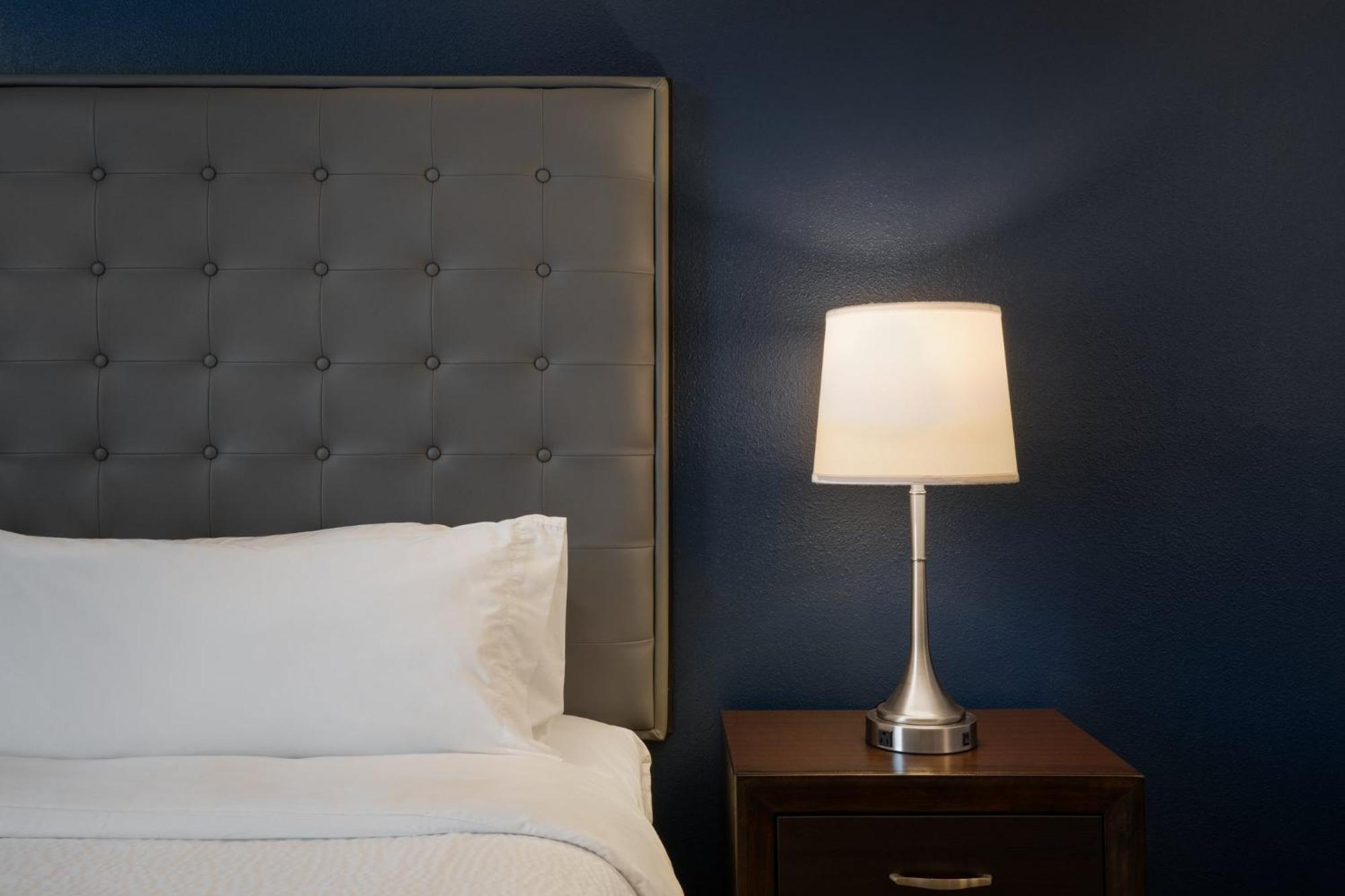 Hotel Garner West By Ihg