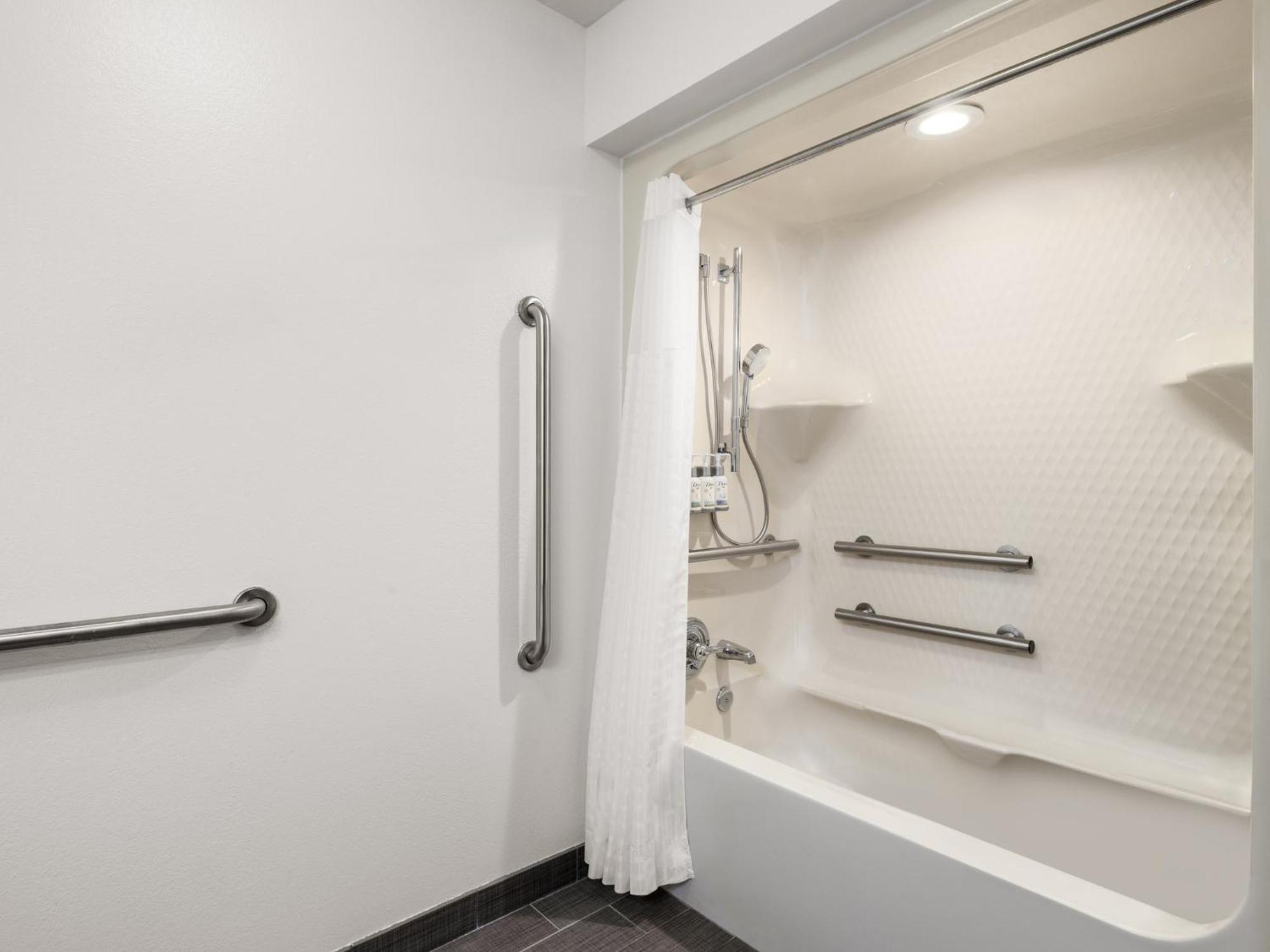 Garner West By Ihg Topeka
