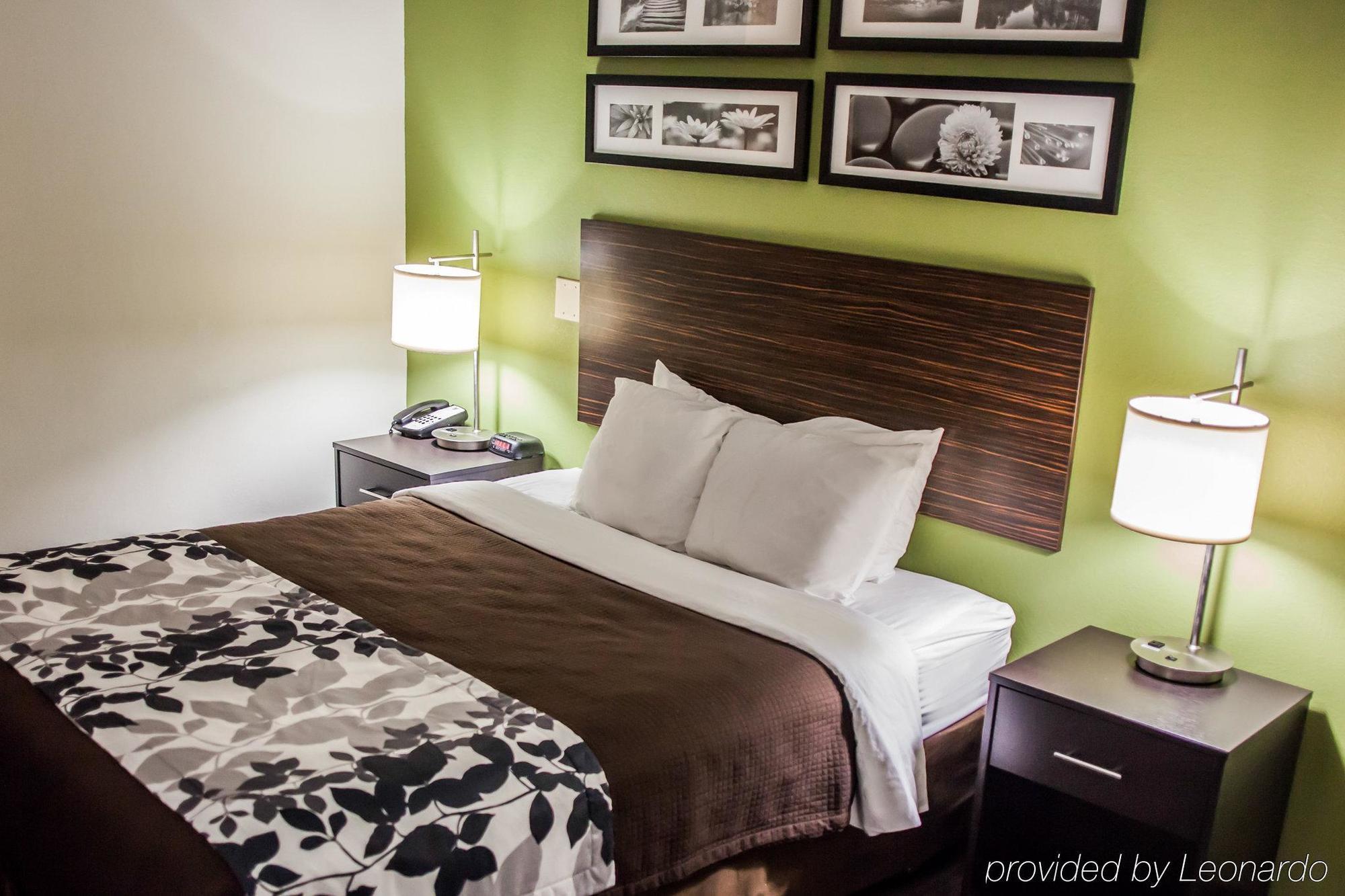 Garner West By Ihg 2*