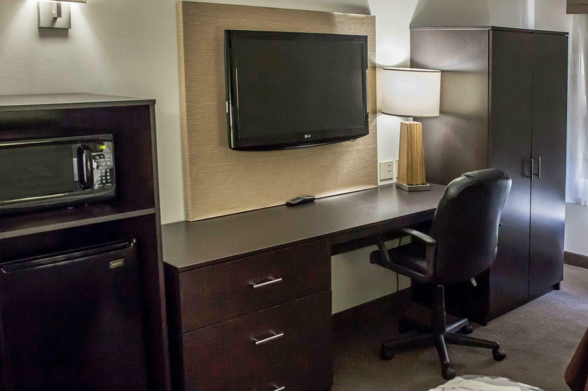 Hotel Garner West By Ihg Topeka