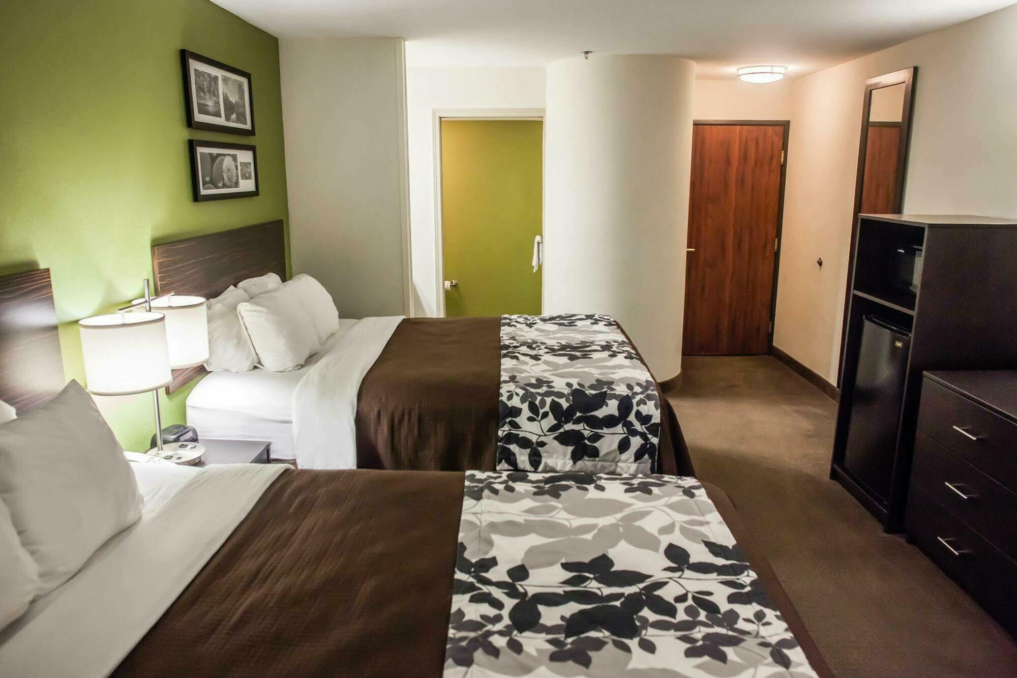 Garner West By Ihg Hotel 2*